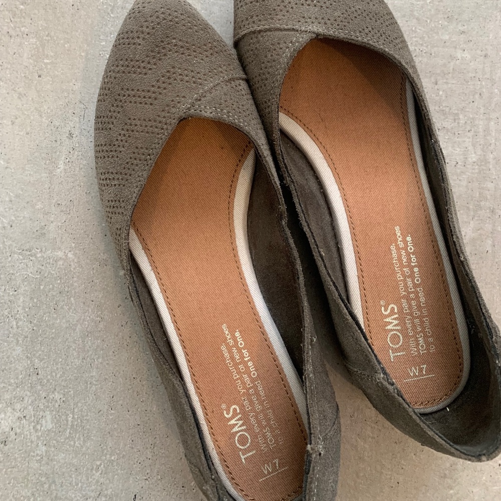 TOMS ballet flats